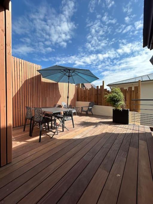 Les Apparts De St Mart Brehal Exterior photo